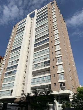 Foto 1 de Apartamento com 3 Quartos para alugar, 145m² em Centro, Joinville