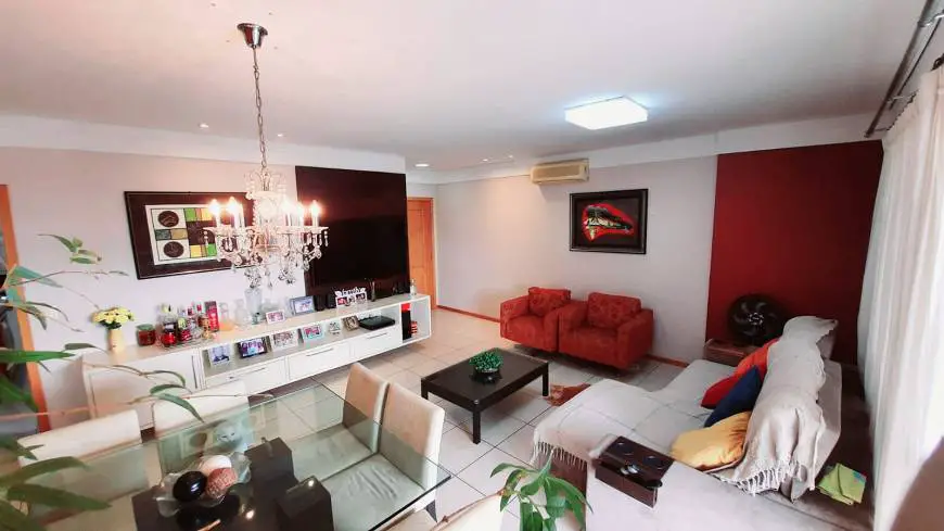 Foto 2 de Apartamento com 4 Quartos à venda, 160m² em Jardim das Américas, Cuiabá