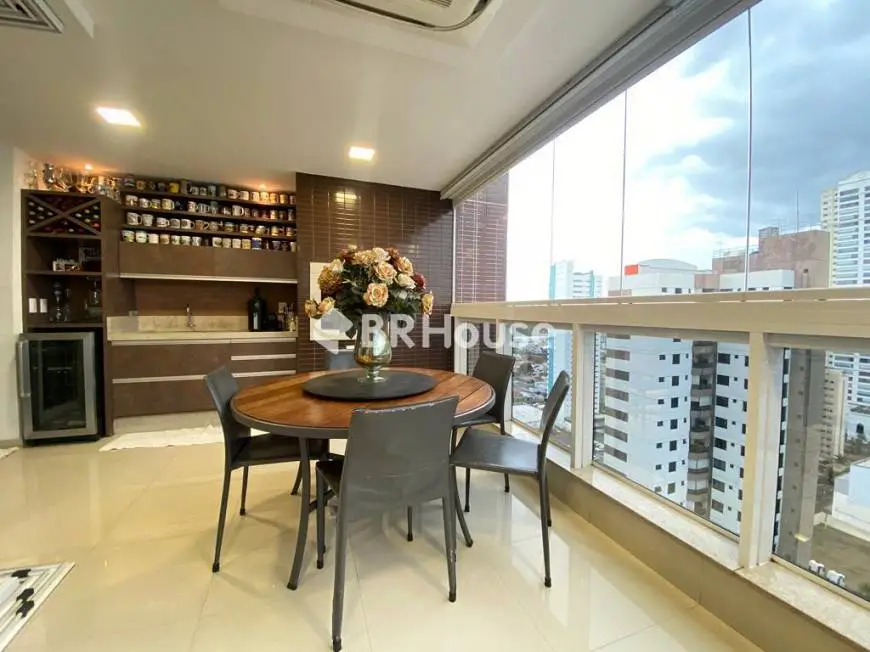 Foto 4 de Apartamento com 4 Quartos à venda, 185m² em Jardim das Américas, Cuiabá