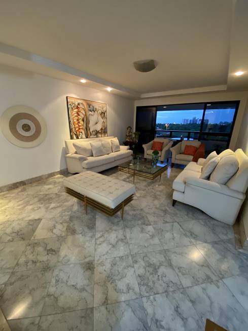 Foto 1 de Apartamento com 4 Quartos à venda, 200m² em Jardins, Aracaju