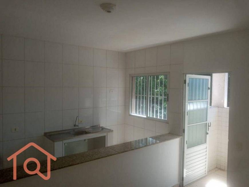 Foto 1 de Casa com 2 Quartos para alugar, 50m² em Vila Guarani, São Paulo