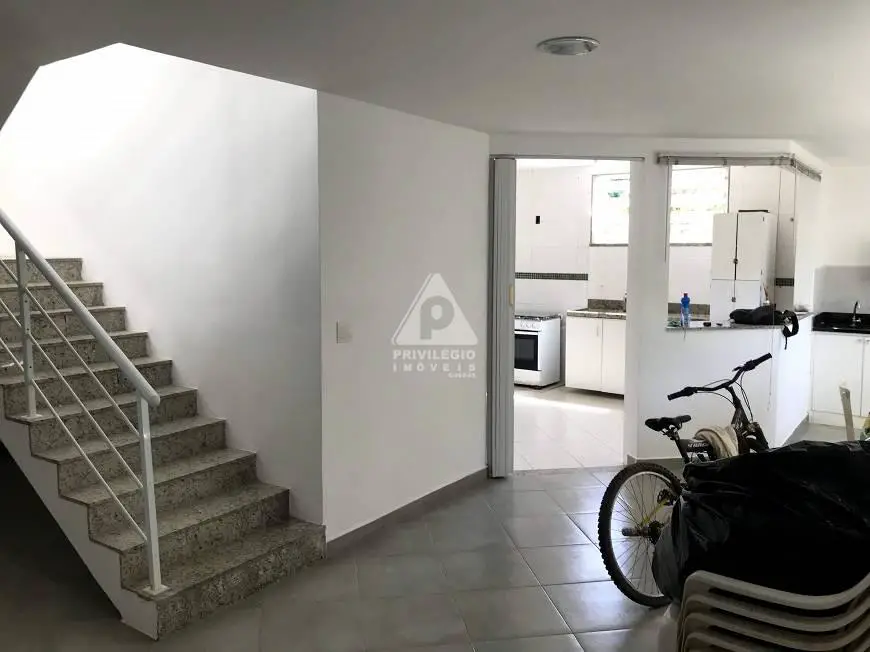 Foto 1 de Casa com 3 Quartos à venda, 315m² em Recreio Dos Bandeirantes, Rio de Janeiro