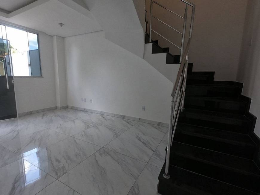 Foto 2 de Casa com 3 Quartos à venda, 177m² em Vila Clóris, Belo Horizonte