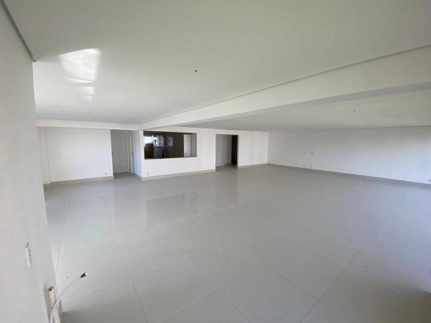 Foto 3 de Apartamento com 5 Quartos à venda, 312m² em Jaqueira, Recife