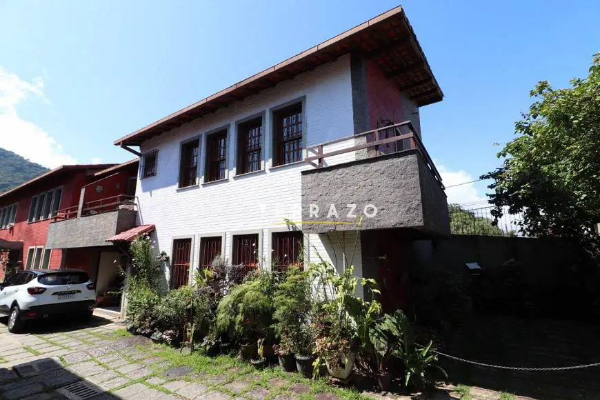 Foto 1 de Casa de Condomínio com 3 Quartos à venda, 153m² em Alto, Teresópolis