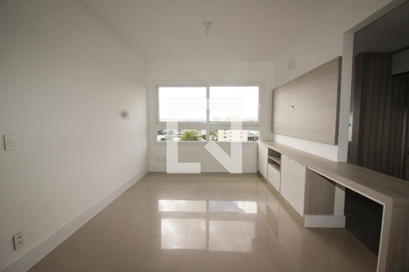 Foto 5 de Apartamento com 3 Quartos para alugar, 77m² em Navegantes, Porto Alegre
