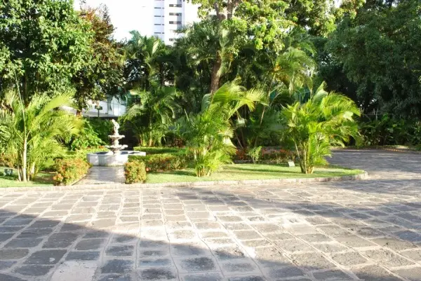 Foto 4 de Apartamento com 4 Quartos à venda, 235m² em Apipucos, Recife