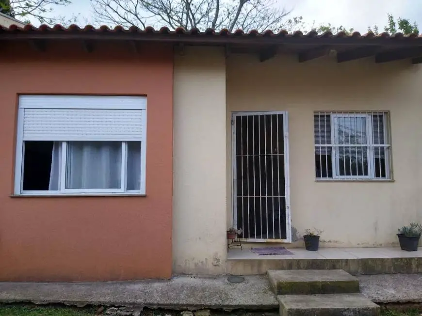 Foto 1 de Casa com 2 Quartos à venda, 47m² em Fiuza, Viamão