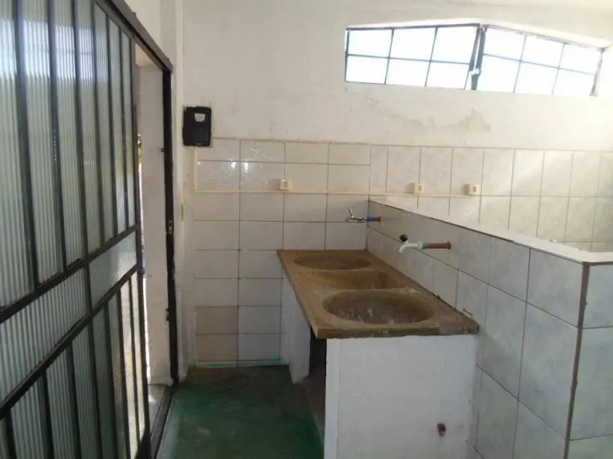 Foto 1 de Casa com 2 Quartos para alugar, 68m² em Leblon, Uberaba