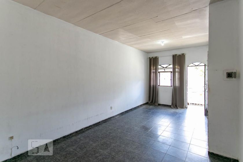 Foto 4 de Casa com 3 Quartos para alugar, 150m² em Santa Terezinha, Belo Horizonte