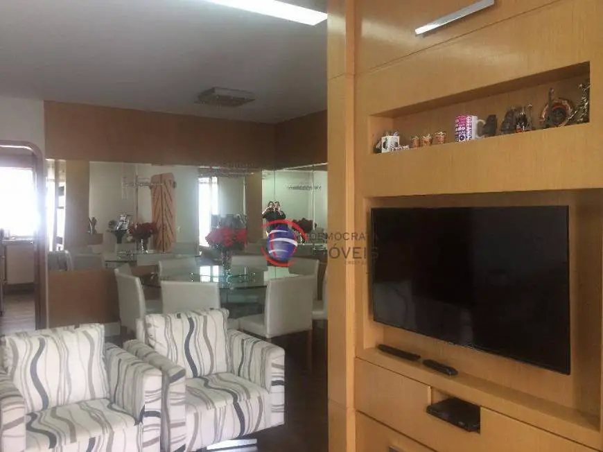 Foto 1 de Apartamento com 3 Quartos à venda, 170m² em Vila Bastos, Santo André