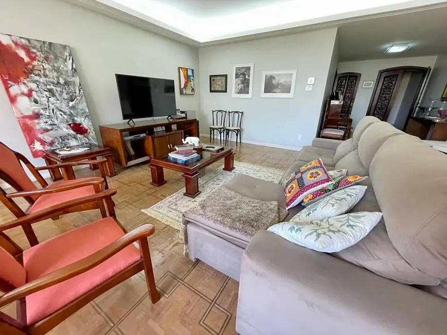 Foto 2 de Apartamento com 4 Quartos à venda, 250m² em Centro, Vitória