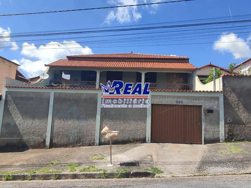 Foto 1 de Casa com 3 Quartos à venda, 205m² em Brasil Industrial, Belo Horizonte