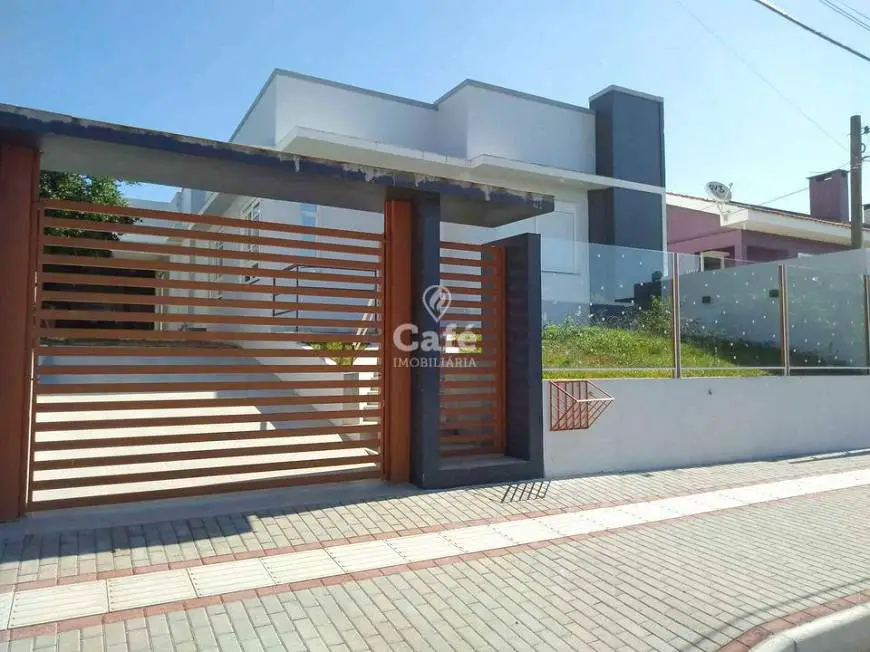 Foto 1 de Casa com 3 Quartos à venda, 160m² em Pinheiro Machado, Santa Maria