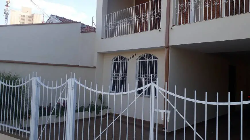 Foto 1 de Sobrado com 3 Quartos à venda, 158m² em Vila Galvao, Jundiaí