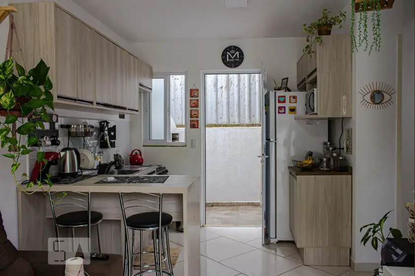 Foto 2 de Casa com 2 Quartos para alugar, 42m² em Fátima, Canoas