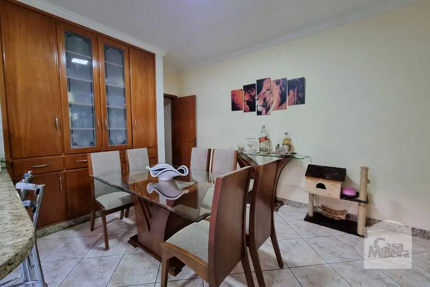 Foto 5 de Casa com 4 Quartos à venda, 202m² em Castelo, Belo Horizonte