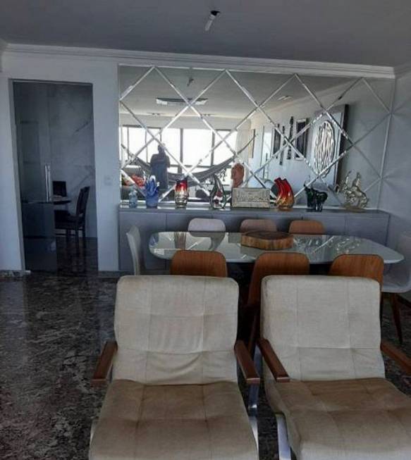 Foto 2 de Apartamento com 4 Quartos à venda, 173m² em Santo Amaro, Recife