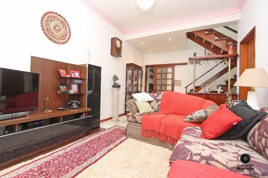Foto 2 de Casa com 3 Quartos à venda, 165m² em Medianeira, Porto Alegre