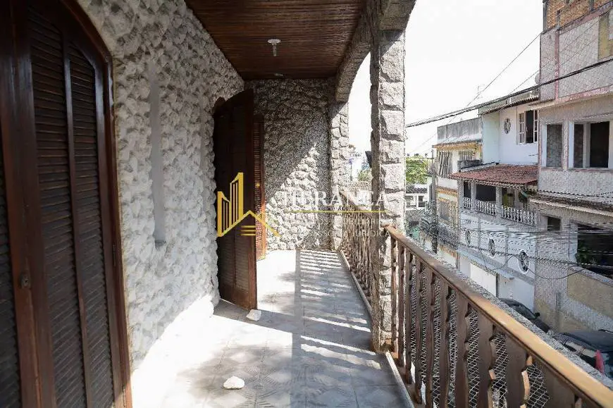 Foto 3 de Casa com 3 Quartos para alugar, 155m² em  Vila Valqueire, Rio de Janeiro