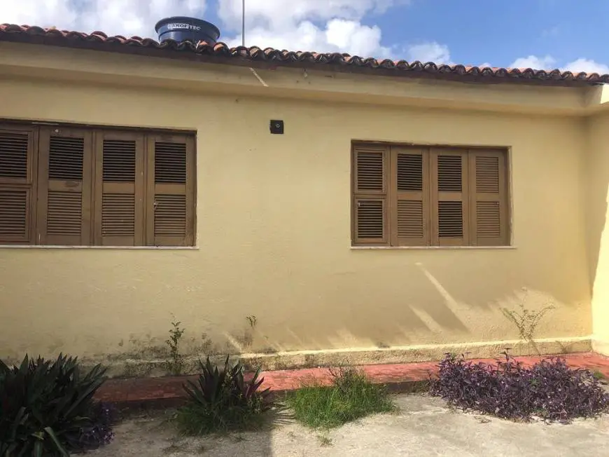 Foto 3 de Casa com 4 Quartos para alugar, 120m² em Montese, Fortaleza