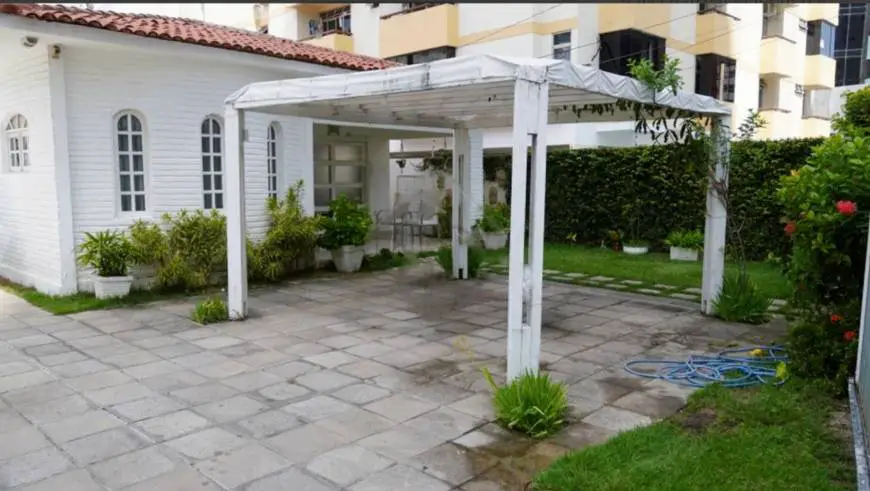 Foto 3 de Casa com 5 Quartos para venda ou aluguel, 250m² em Manaíra, João Pessoa