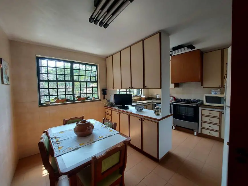 Foto 5 de Casa de Condomínio com 4 Quartos à venda, 374m² em Jardim Vitoria Regia, São Paulo