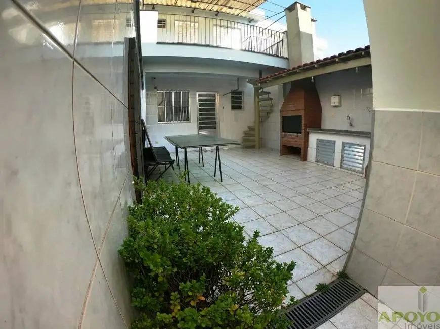 Foto 1 de Sobrado com 4 Quartos à venda, 200m² em Vila Santa Catarina, São Paulo