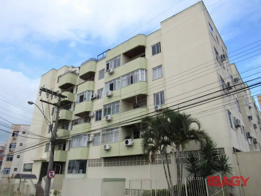 Foto 1 de Apartamento com 3 Quartos para alugar, 85m² em Estreito, Florianópolis