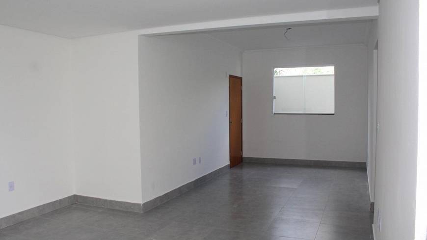 Foto 4 de Apartamento com 3 Quartos à venda, 13m² em Masterville, Sarzedo