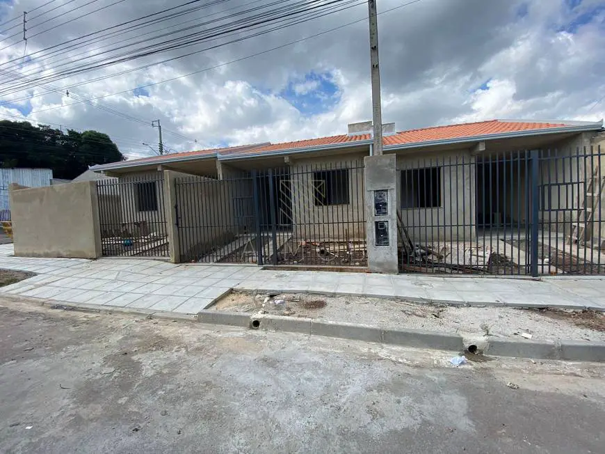 Foto 1 de Casa com 2 Quartos à venda, 43m² em Ganchinho, Curitiba