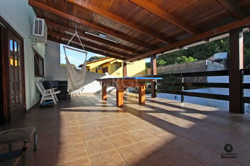 Foto 1 de Casa com 3 Quartos à venda, 180m² em Rubem Berta, Porto Alegre