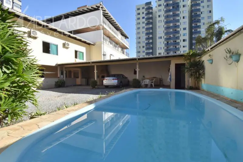 Foto 1 de Casa com 3 Quartos para alugar, 239m² em Vila Nova, Blumenau