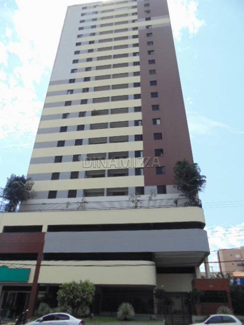 Foto 1 de Apartamento com 4 Quartos para alugar, 190m² em Centro, Uberaba