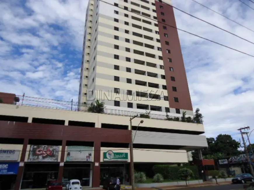 Foto 2 de Apartamento com 4 Quartos para alugar, 190m² em Centro, Uberaba