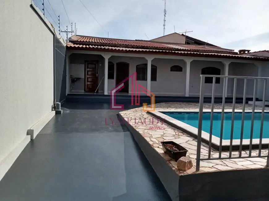 Foto 1 de Casa com 3 Quartos para alugar, 360m² em Boa Esperança, Cuiabá