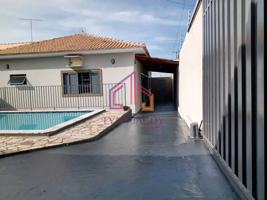 Foto 2 de Casa com 3 Quartos para alugar, 360m² em Boa Esperança, Cuiabá
