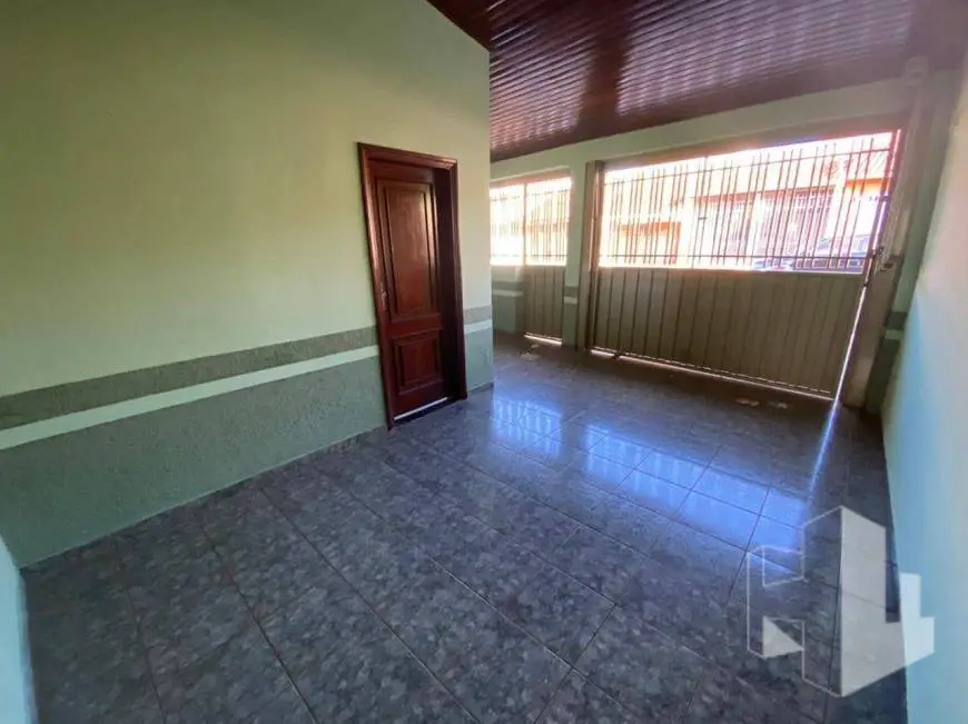 Foto 1 de Casa com 3 Quartos para alugar, 220m² em Chácara Flora, Jaú