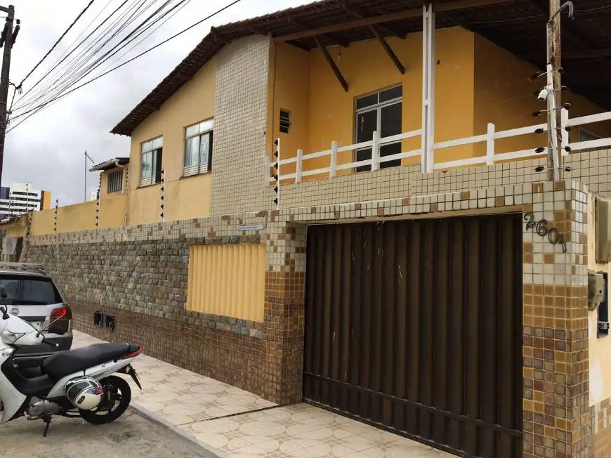 Foto 1 de Casa com 3 Quartos para alugar, 100m² em Grageru, Aracaju