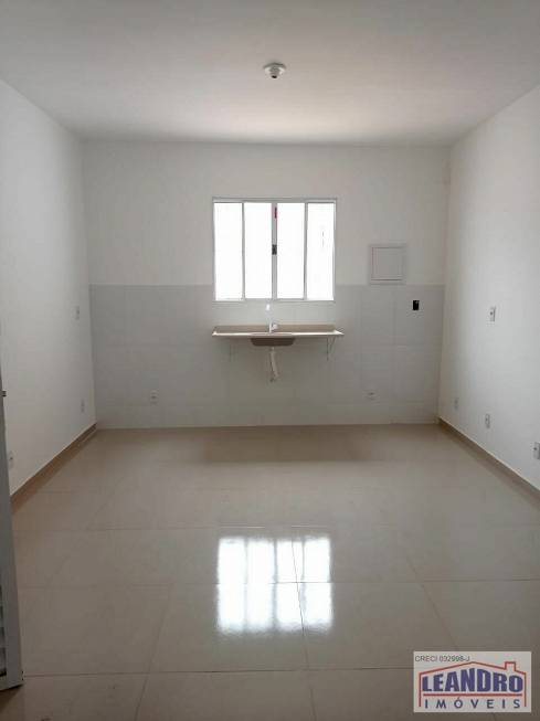 Foto 4 de Casa de Condomínio com 2 Quartos para alugar, 50m² em Parque das Varinhas, Mogi das Cruzes