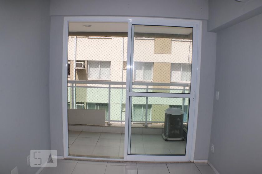 Foto 3 de Apartamento com 2 Quartos para alugar, 60m² em Pechincha, Rio de Janeiro
