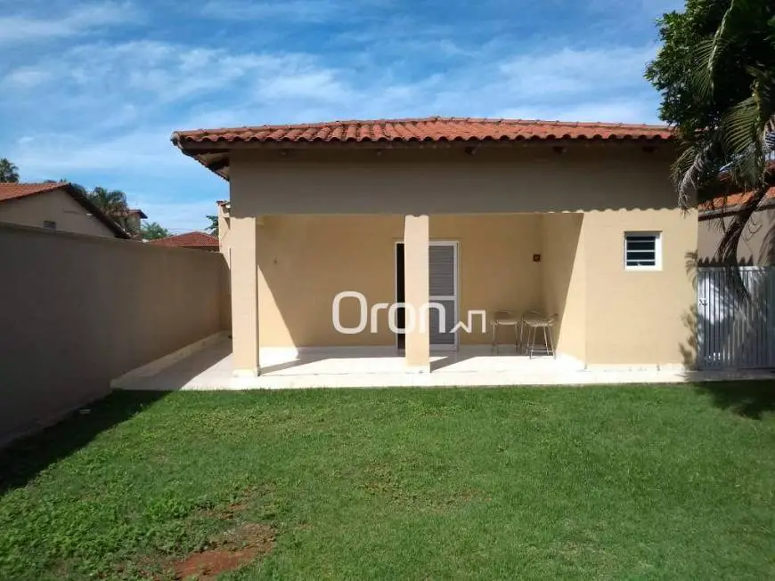 Foto 1 de Casa com 5 Quartos à venda, 252m² em Jardim Planalto, Goiânia