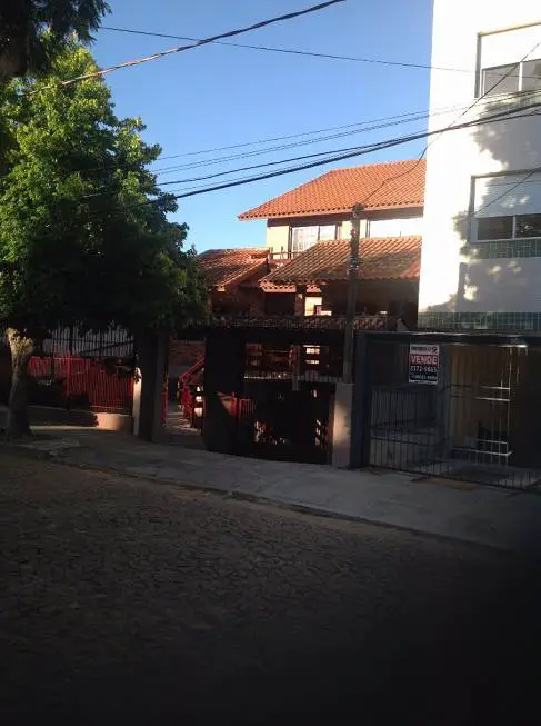 Foto 3 de Sobrado com 4 Quartos à venda, 387m² em Vila Ipiranga, Porto Alegre