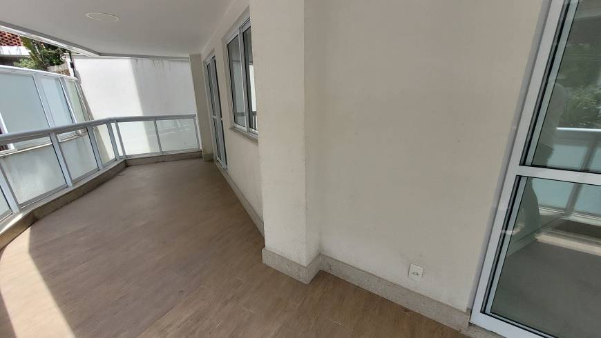 Foto 3 de Apartamento com 2 Quartos à venda, 110m² em Lagoa, Rio de Janeiro