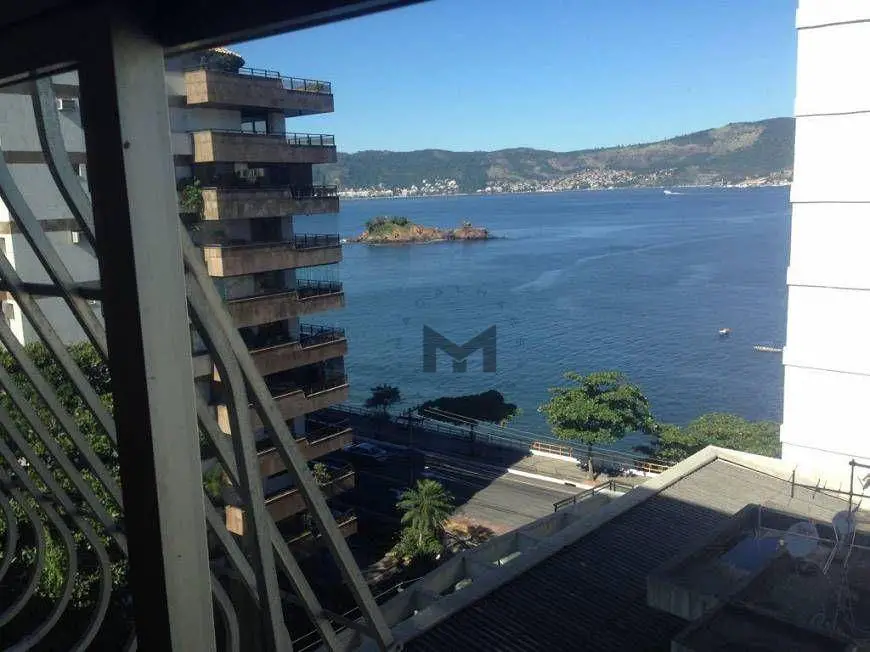 Foto 1 de Apartamento com 3 Quartos à venda, 145m² em Boa Viagem, Niterói