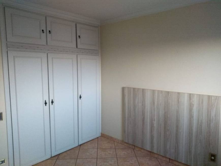 Foto 3 de Apartamento com 3 Quartos para alugar, 208m² em Centro, Uberaba