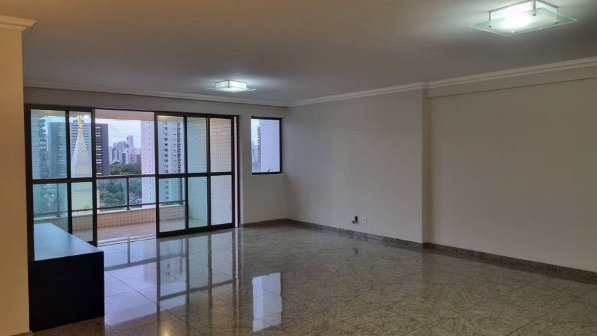 Foto 1 de Apartamento com 4 Quartos à venda, 210m² em Parnamirim, Recife