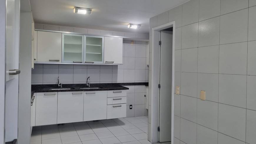 Foto 5 de Apartamento com 4 Quartos à venda, 210m² em Parnamirim, Recife