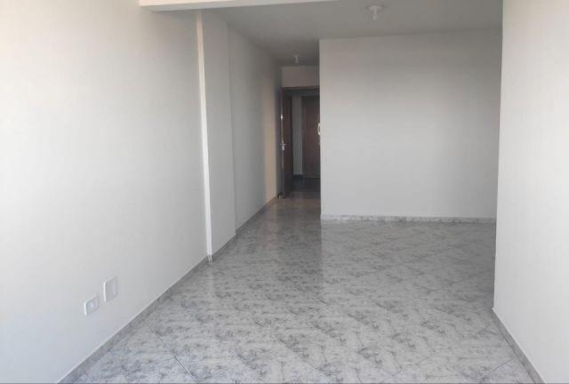 Foto 3 de Apartamento com 3 Quartos à venda, 76m² em Jardim Novo Horizonte, Maringá