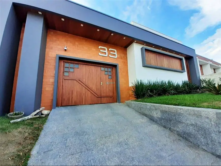 Foto 1 de Casa com 3 Quartos à venda, 172m² em Cohab C, Gravataí